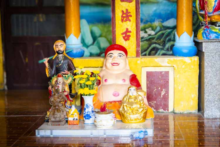 Tượng Tế Công Hòa Thượng và Ông Thổ Địa tại Chùa Tây Phước Tự