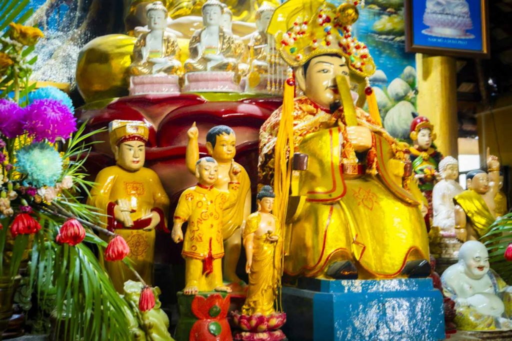 Tượng gọc Hoàng Đại Đế - là vị vua tối cao cai quản Thiên Đình
