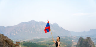 Leo Nam Xay Viewpoint hãy một lần chạm tay vào Vang Viêng từ trên cao